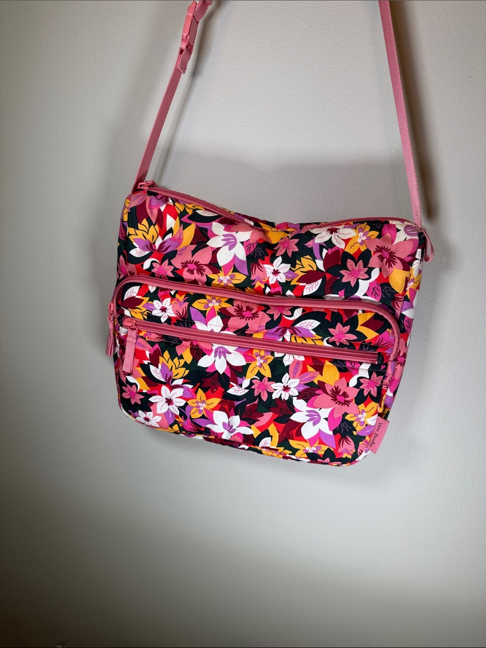 Vera Bradley Lightweight Floral Tablet Laptop Messenger Crossbody Bag EUC
